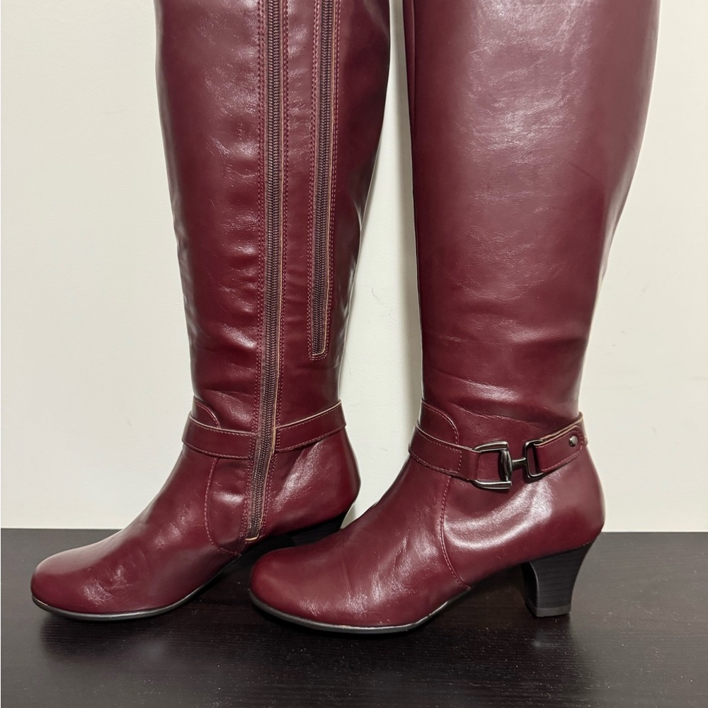 A2 By Aerosoles Red Heeled Boots Classic Style - Picture 2 of 7